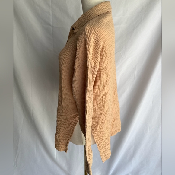 ❤️3/$12 100% Cotton Tan Button-Up Shirt - Picture 2 of 7